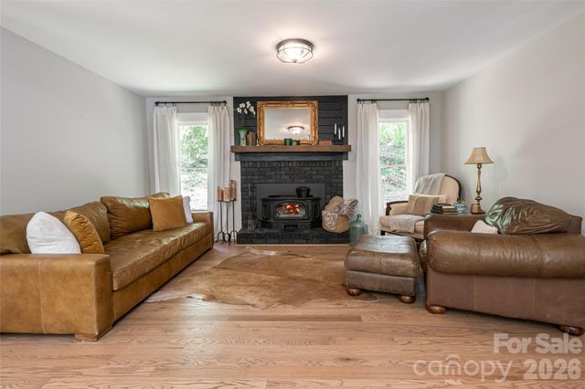 360 Pinners Cove Road, Asheville, NC 28803