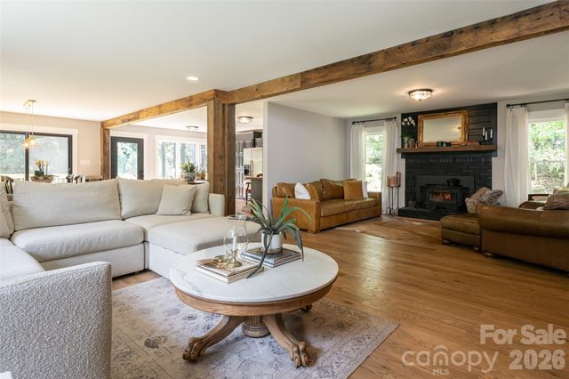 360 Pinners Cove Road, Asheville, NC 28803