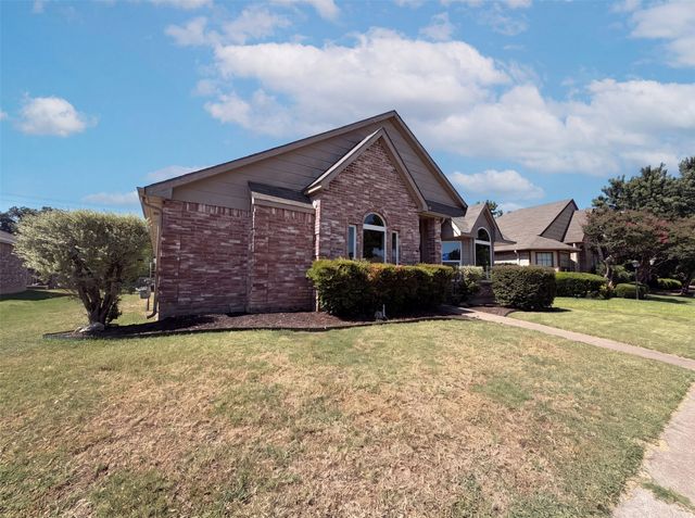 713 Lake Bluff Drive, Flower Mound, TX 75028