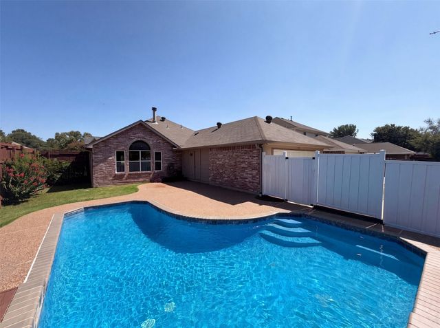 713 Lake Bluff Drive, Flower Mound, TX 75028