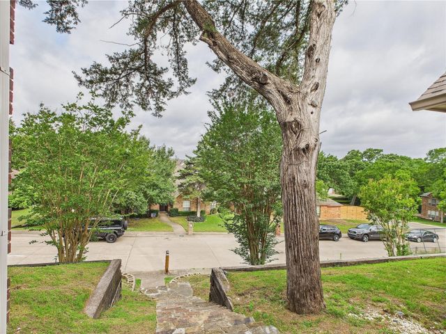 1120 Canyon Ridge Drive, Desoto, TX 75115