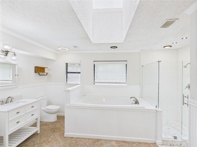 1120 Canyon Ridge Drive, Desoto, TX 75115