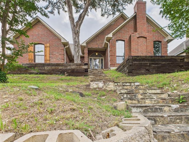 1120 Canyon Ridge Drive, Desoto, TX 75115