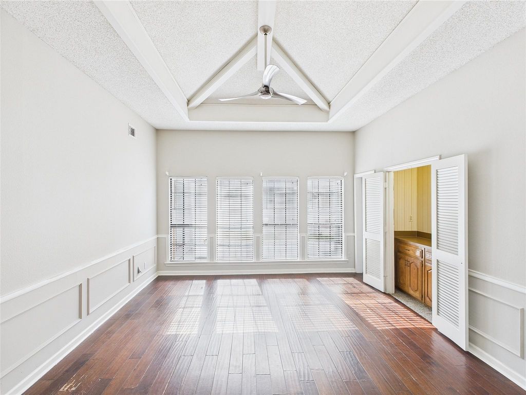 1120 Canyon Ridge Drive, Desoto, TX 75115