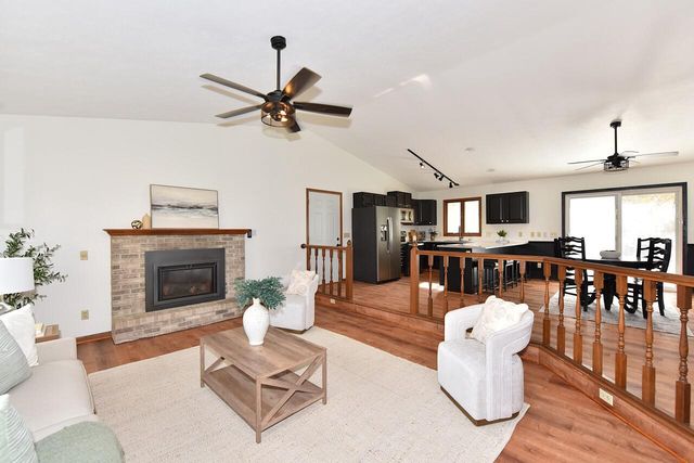 2133 Ontario DRIVE, Janesville, WI 53545