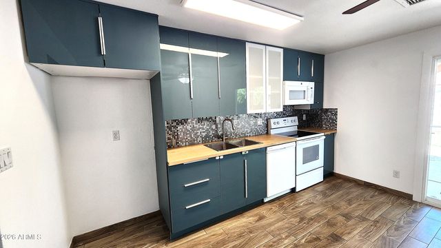 3524 E WINCHCOMB Drive, Phoenix, AZ 85032
