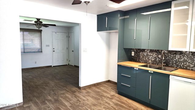 3524 E WINCHCOMB Drive, Phoenix, AZ 85032