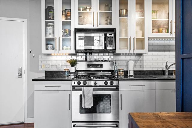 915 Franklin Street 8J, Houston, TX 77002