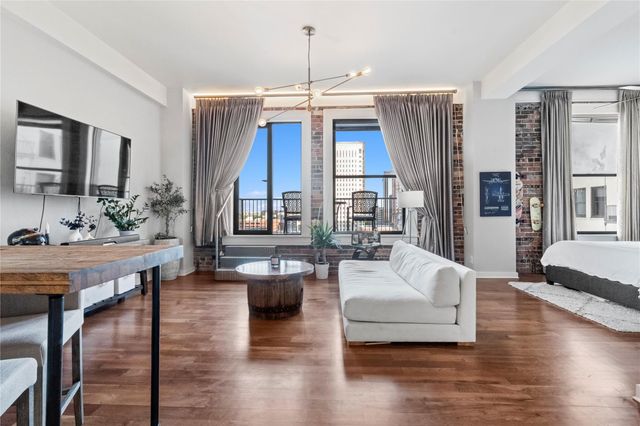 915 Franklin Street 8J, Houston, TX 77002