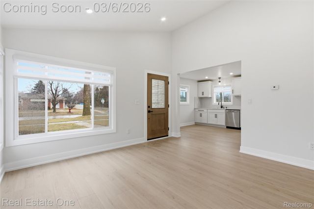 5008 McKinley Street, Dearborn Heights, MI 48125