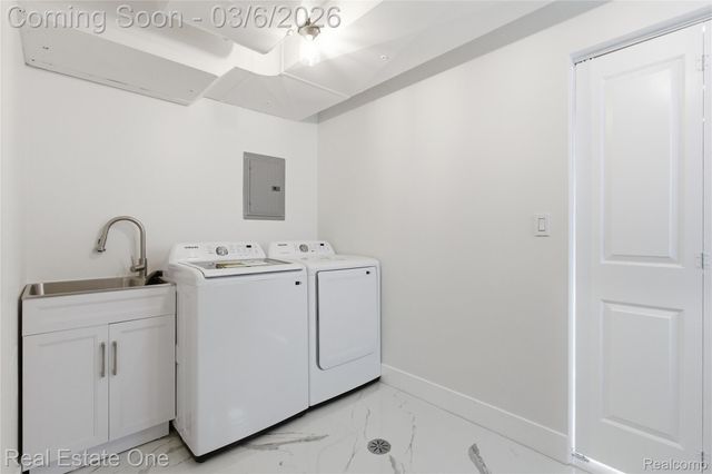 5008 McKinley Street, Dearborn Heights, MI 48125