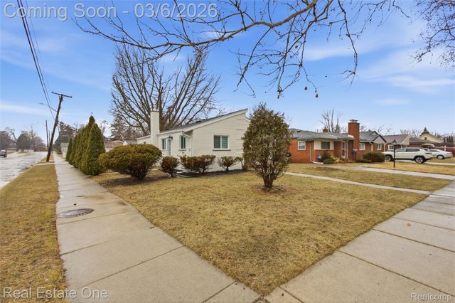 5008 McKinley Street, Dearborn Heights, MI 48125