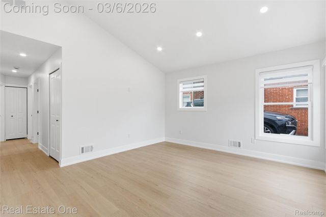 5008 McKinley Street, Dearborn Heights, MI 48125