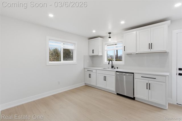 5008 McKinley Street, Dearborn Heights, MI 48125