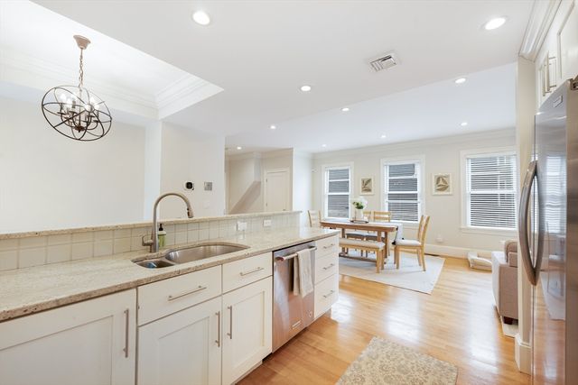 8 Covington St 1, Boston, MA 02127