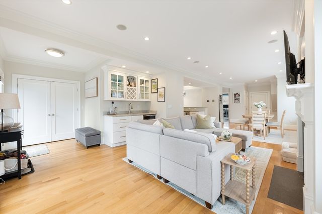 8 Covington St 1, Boston, MA 02127