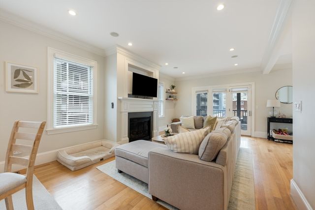 8 Covington St 1, Boston, MA 02127