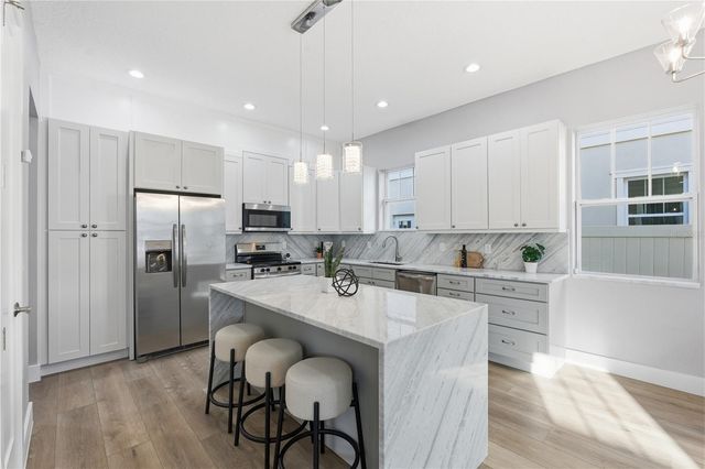 3267 EMERSON AVENUE S, St Petersburg, FL 33712