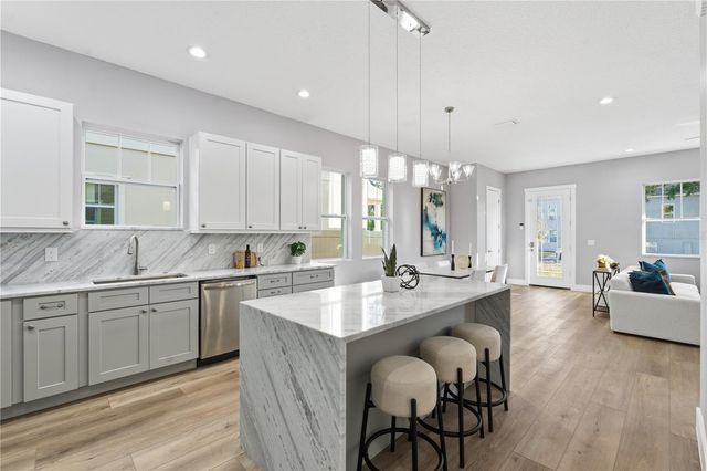 3267 EMERSON AVENUE S, St Petersburg, FL 33712