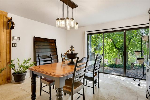 11594 Alta Sierra Dr, Grass Valley, CA 95949