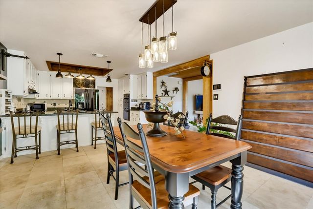 11594 Alta Sierra Dr, Grass Valley, CA 95949