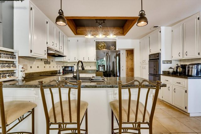 11594 Alta Sierra Dr, Grass Valley, CA 95949