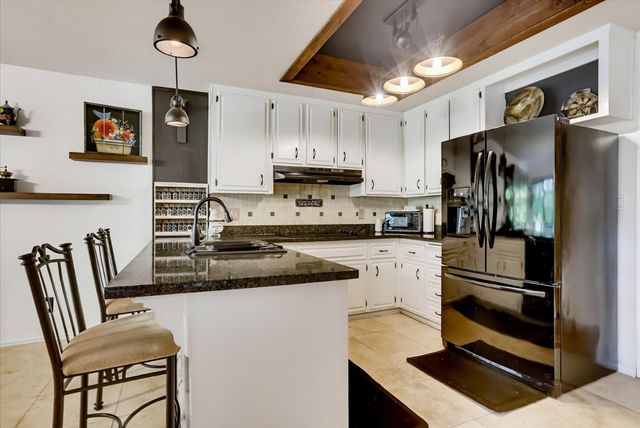 11594 Alta Sierra Dr, Grass Valley, CA 95949