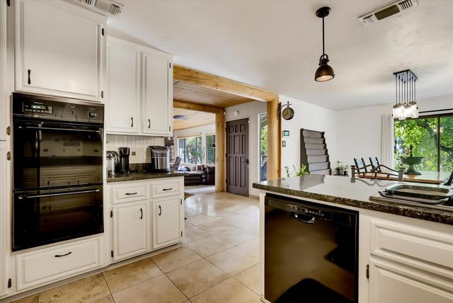 11594 Alta Sierra Dr, Grass Valley, CA 95949