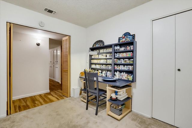 11594 Alta Sierra Dr, Grass Valley, CA 95949