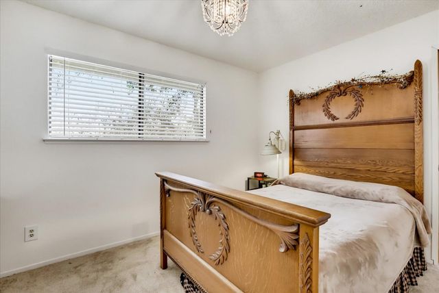11594 Alta Sierra Dr, Grass Valley, CA 95949