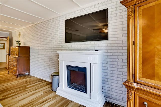 11594 Alta Sierra Dr, Grass Valley, CA 95949