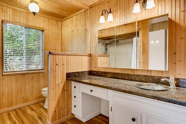 11594 Alta Sierra Dr, Grass Valley, CA 95949