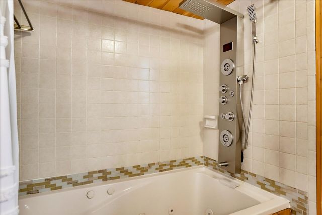 11594 Alta Sierra Dr, Grass Valley, CA 95949