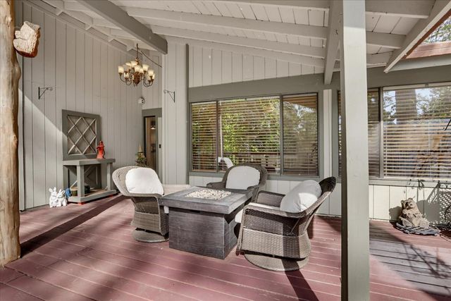 11594 Alta Sierra Dr, Grass Valley, CA 95949