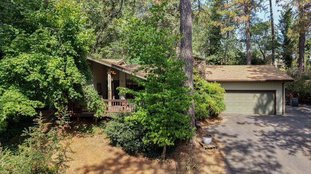 11594 Alta Sierra Dr, Grass Valley, CA 95949