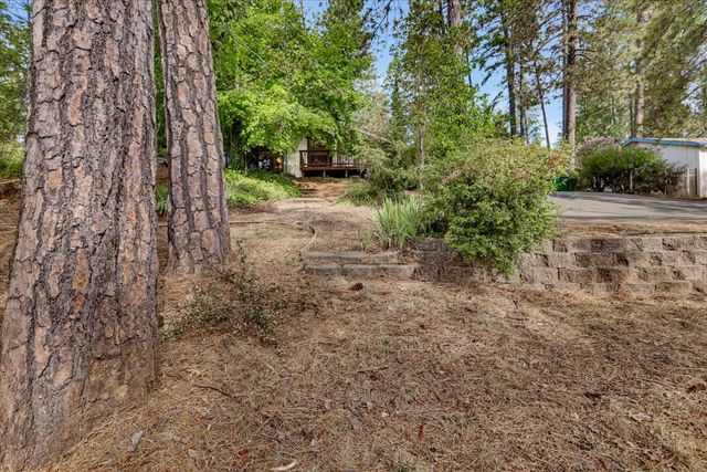 11594 Alta Sierra Dr, Grass Valley, CA 95949