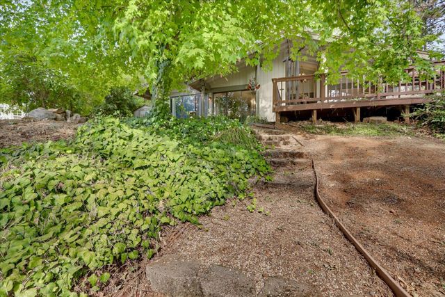 11594 Alta Sierra Dr, Grass Valley, CA 95949