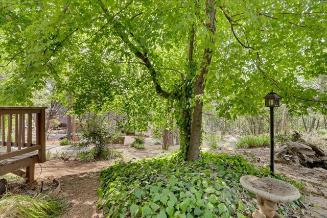 11594 Alta Sierra Dr, Grass Valley, CA 95949