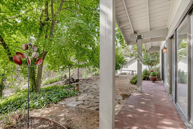 11594 Alta Sierra Dr, Grass Valley, CA 95949