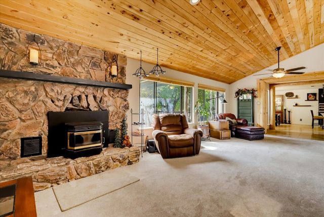 11594 Alta Sierra Dr, Grass Valley, CA 95949