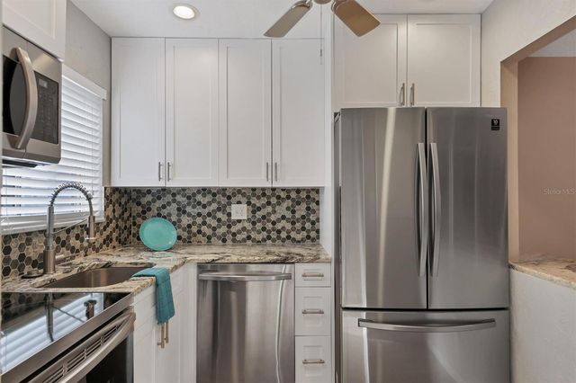 1714 69TH AVENUE W B408, Bradenton, FL 34207