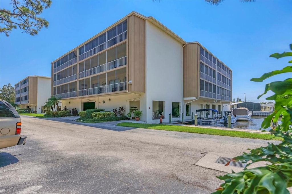 Image 2 of property listing at 1714 69TH AVENUE W B408, Bradenton, FL 34207