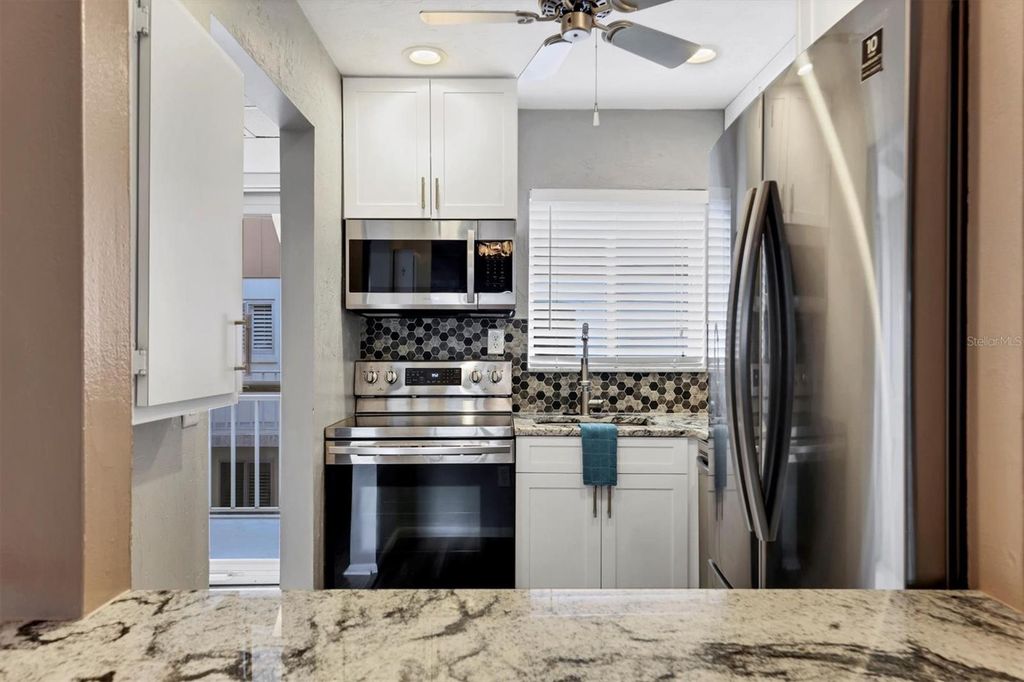 Image 17 of property listing at 1714 69TH AVENUE W B408, Bradenton, FL 34207