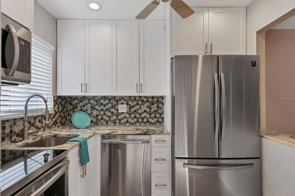 Image 19 of property listing at 1714 69TH AVENUE W B408, Bradenton, FL 34207