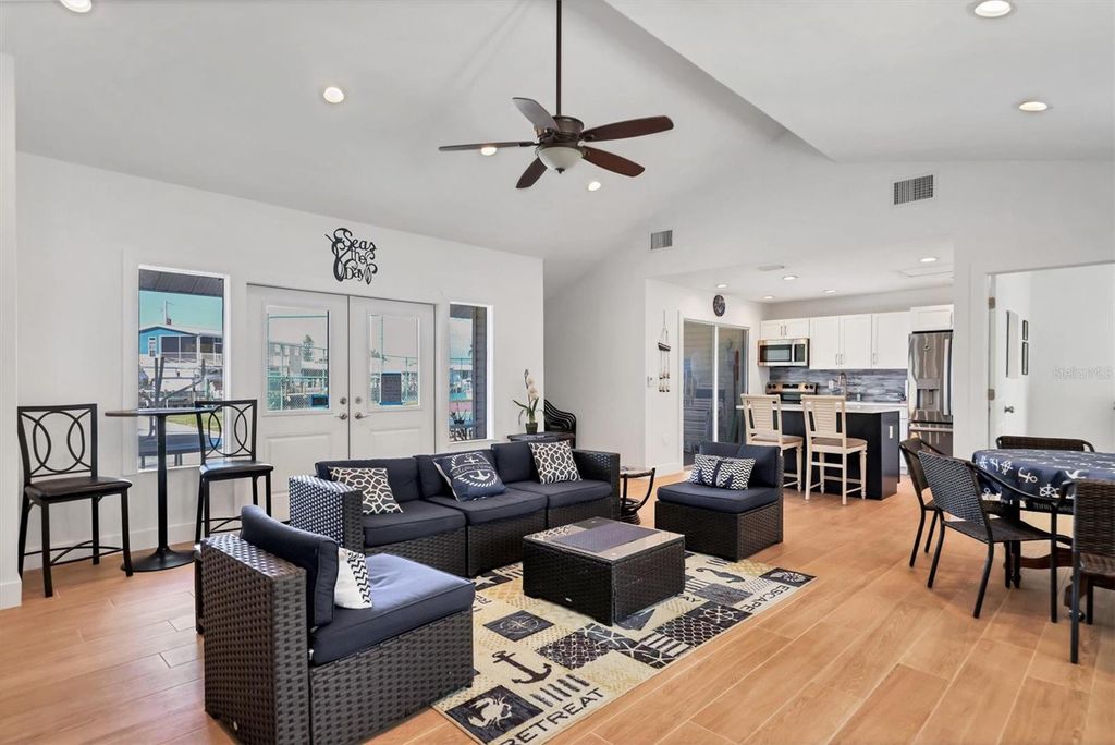 Image 28 of property listing at 1714 69TH AVENUE W B408, Bradenton, FL 34207