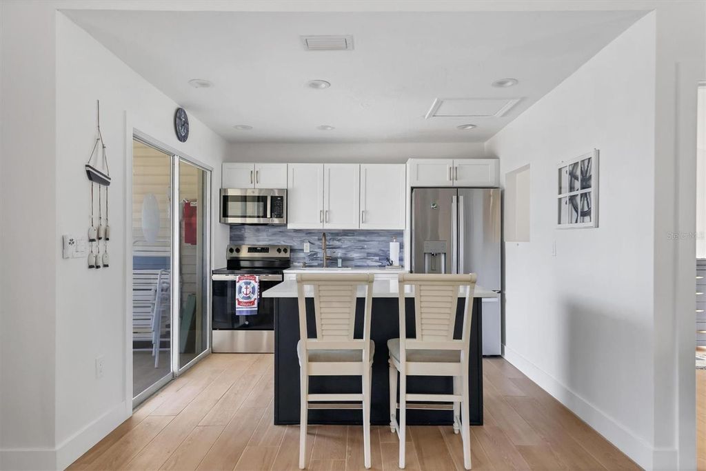 Image 30 of property listing at 1714 69TH AVENUE W B408, Bradenton, FL 34207