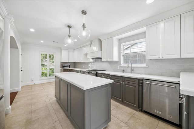 6918 Alderney Drive, Houston, TX 77055