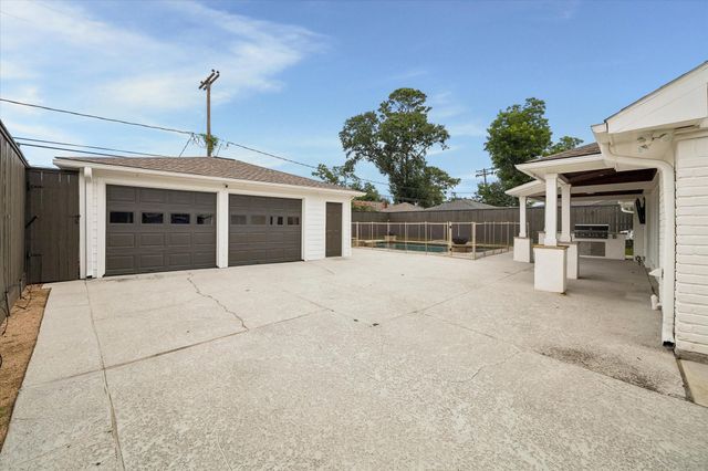 6918 Alderney Drive, Houston, TX 77055