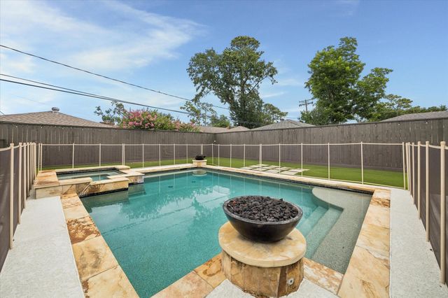 6918 Alderney Drive, Houston, TX 77055