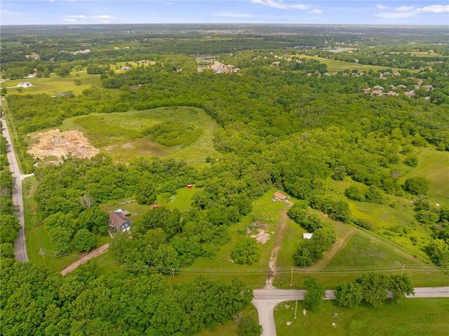 700 E 171ST Street, Loch Lloyd, MO 64012